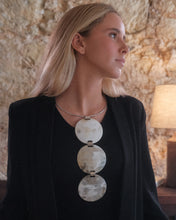 Carregar imagem no visualizador da galeria, Gargantilha Chifre
