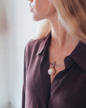 Carregar imagem no visualizador da galeria, Gargantilha com Pérola
