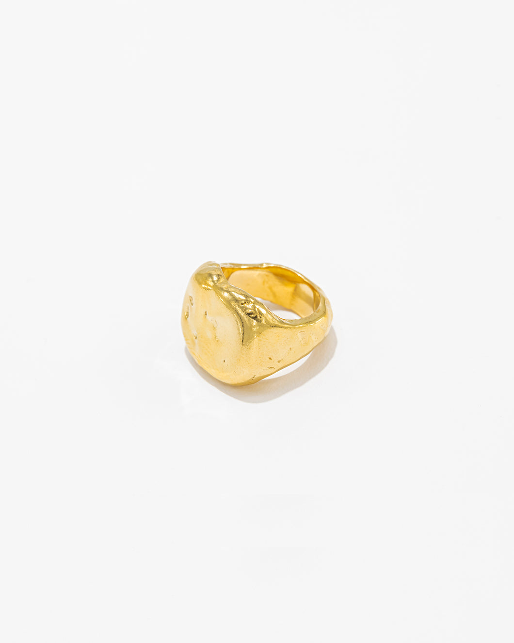 Anillo de escudo de armas cuadrado
