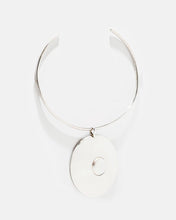 Carregar imagem no visualizador da galeria, Gargantilha Medalhão com Pérola
